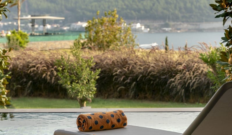 LUJO BODRUM LAGUNA SUPERIOR SWIM UP ROOM TERRACE